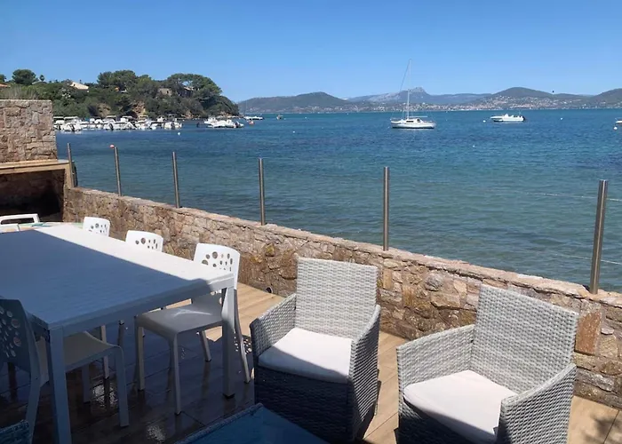 Exceptionelle Les Pieds Dans L'eau * Єр